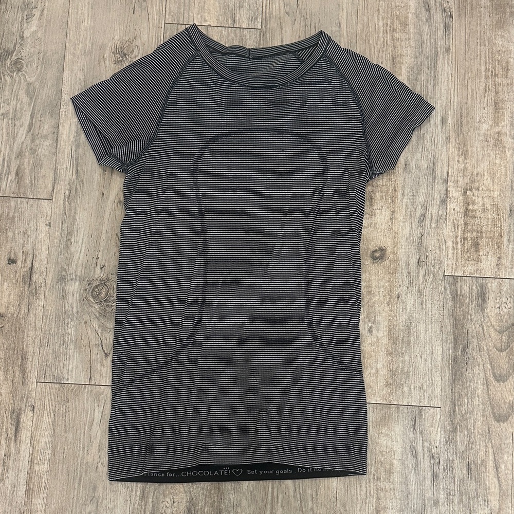 Women’s Lululemon swiftly tech size 8